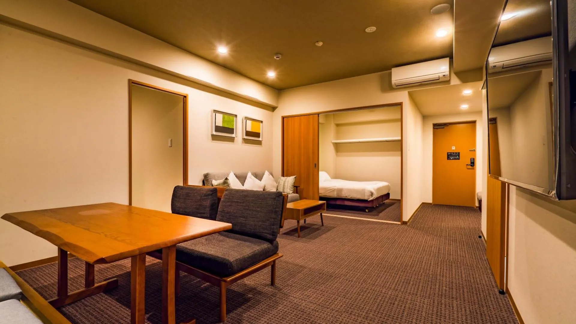 Randor Residential Hotel Kyoto Suites 5*,