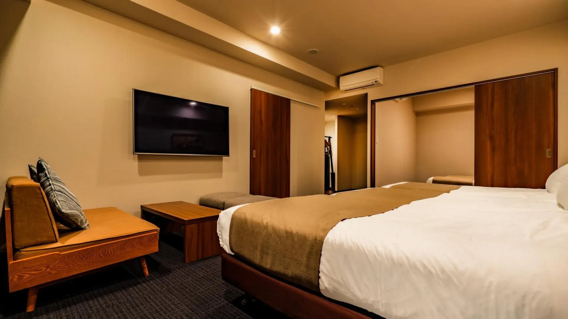 Randor Residential Hotel Kyoto Suites 5*,  Giappone